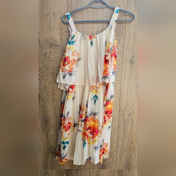 Floral Chiffon Dress with Cape Overlay Pleated Flowy Tiered Large - Picture 3 of 3